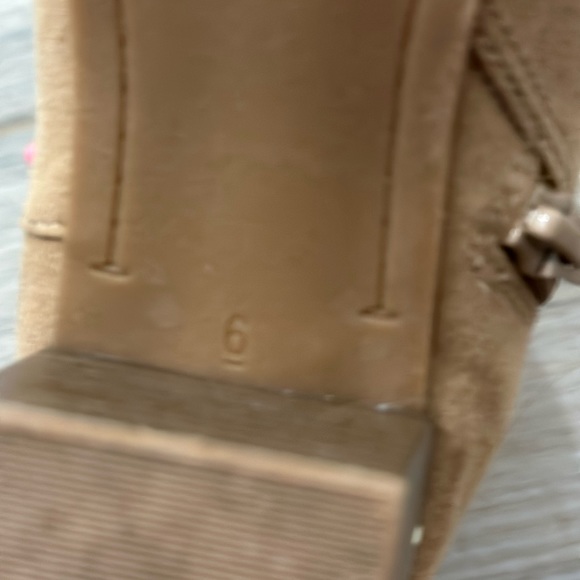Sand colour suede-like boots from Old Navy - Picture 2 of 3